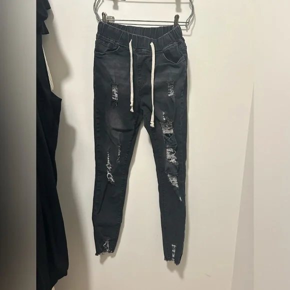 small black shein jean like pants! - Picture 1 of 3